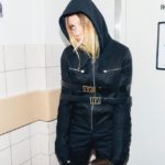 麥當勞制服變潮了!最新聯名酷黑工作服、M字腰帶 網喊:好想去打工